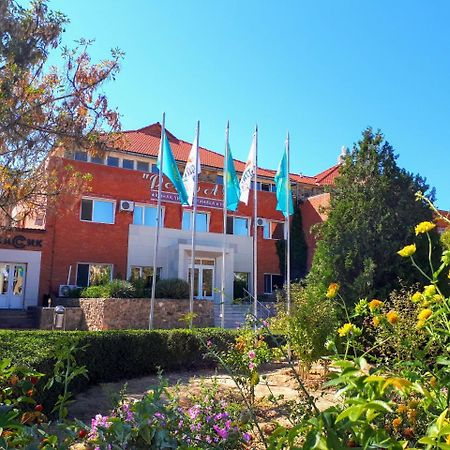 Rahat Hotel Aktau  Exteriör bild