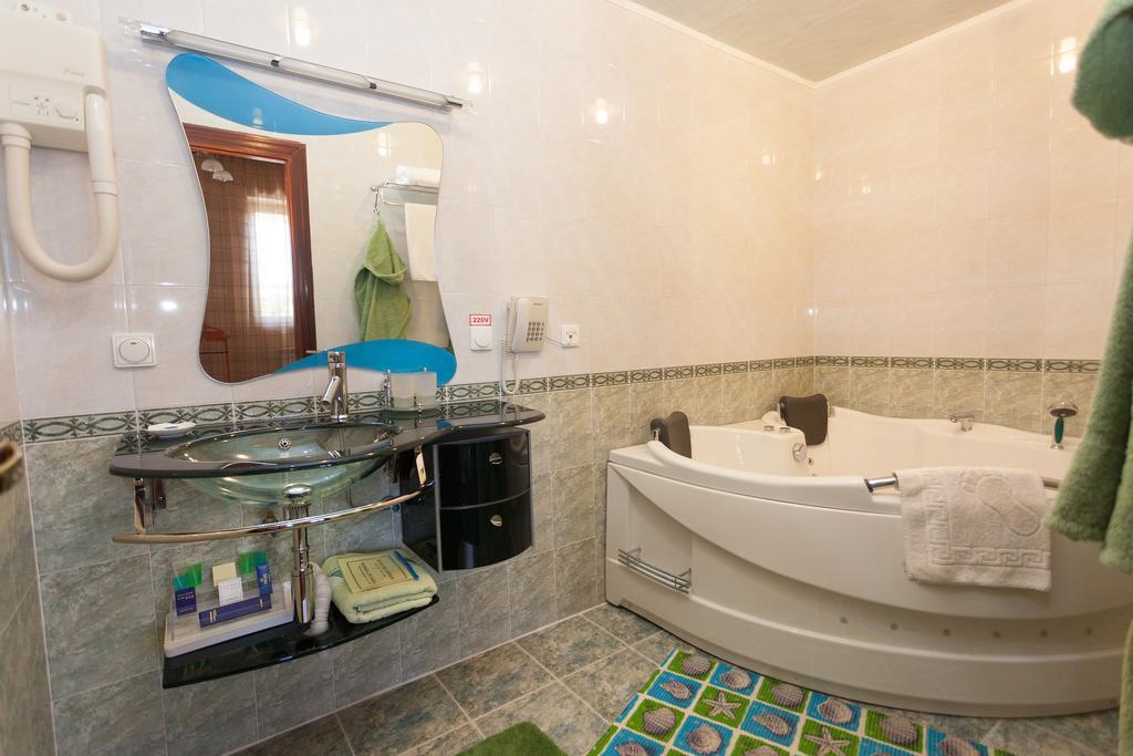Rahat Hotel Aktau  Exteriör bild